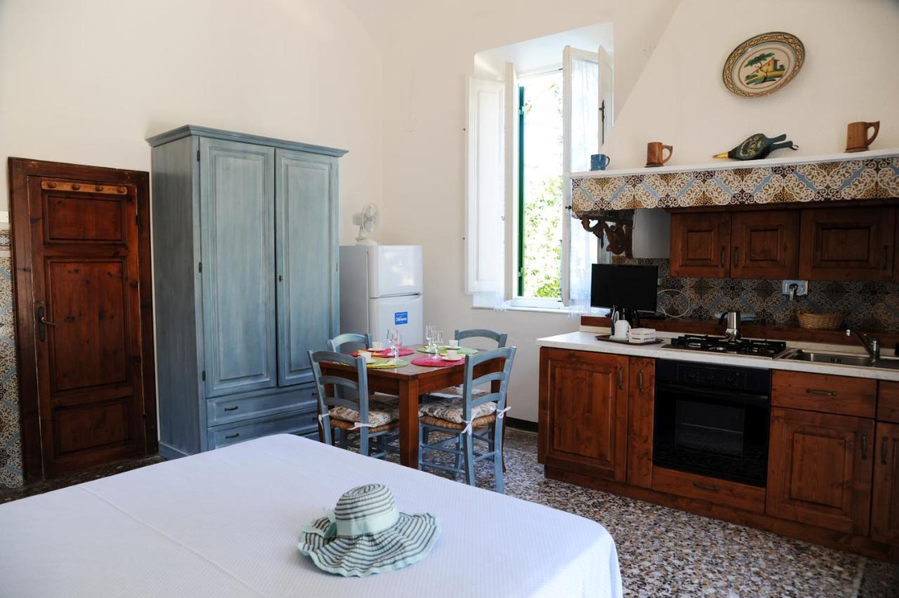 Villa Teresa Porto Azzurro Buitenkant foto