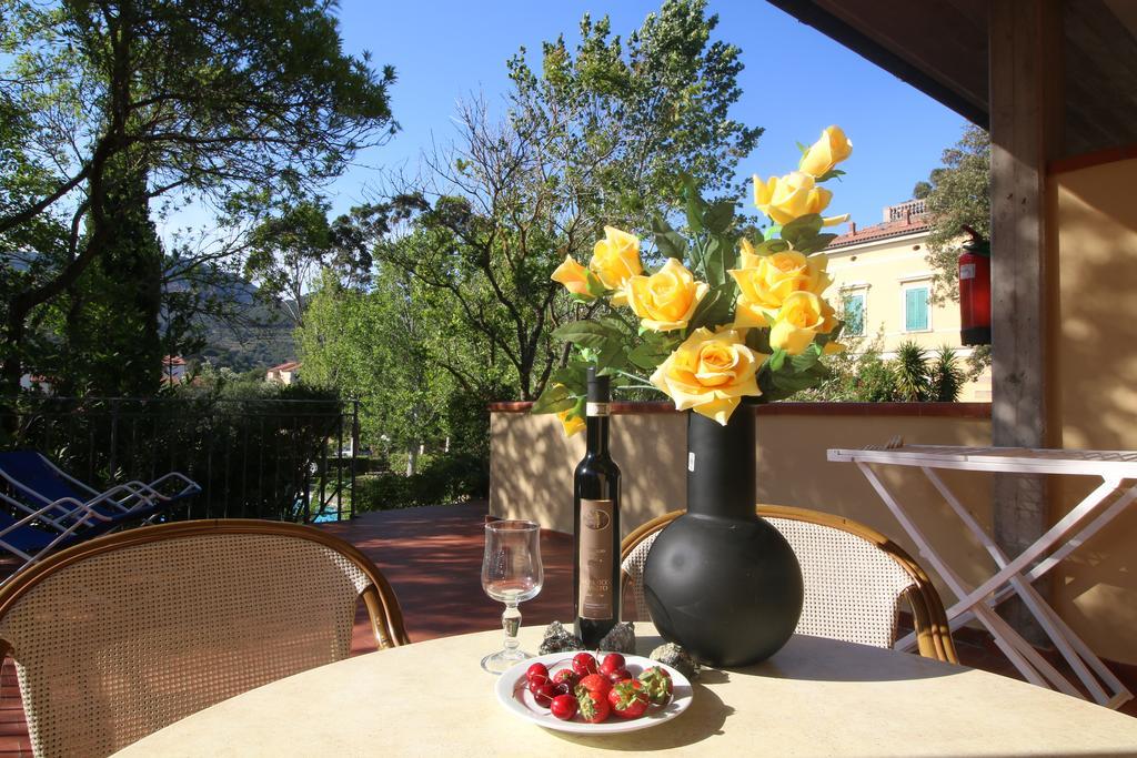 Villa Teresa Porto Azzurro Buitenkant foto